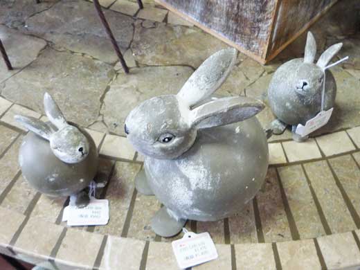 アイアン製ウサギの置物